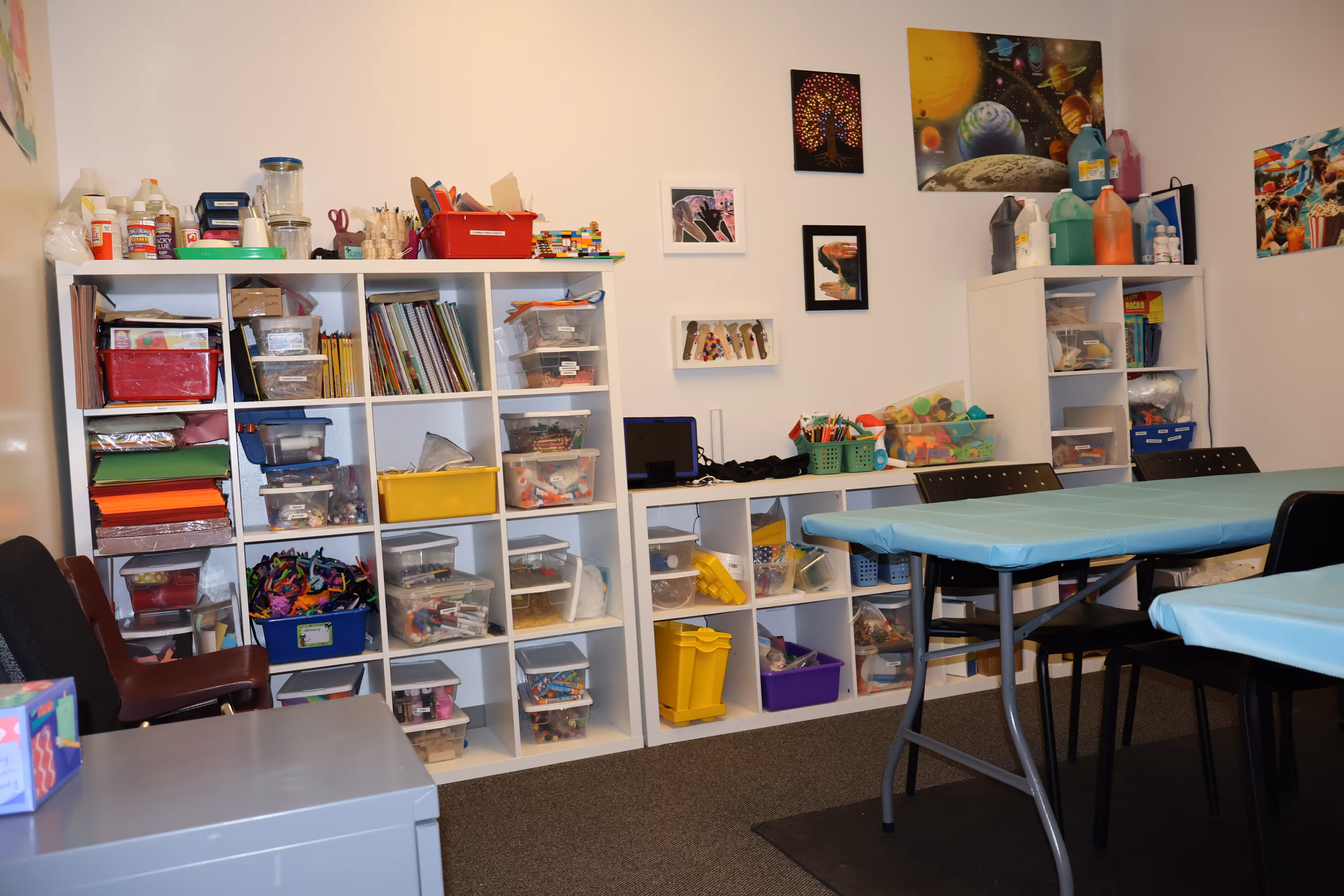 classroom at hand in hand aba clinic for deaf and hard of hearing autistic children